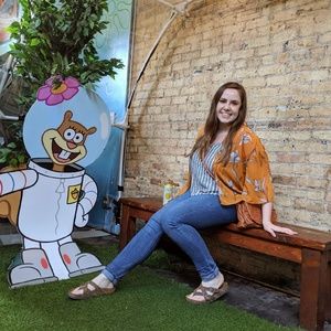 Meet your Posher, Caitlin